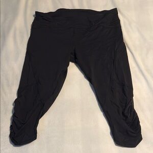Lululemon cropped black Leggings size 10